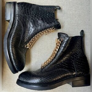 JEFFREY CAMPBELL DAMON LACE-UP BOOTIE IN BLACK 7.5M